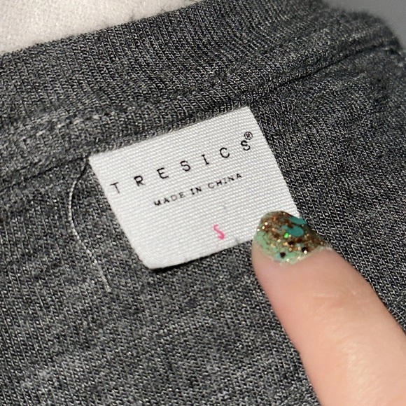 basic gray long sleeve Tresics top size small - Picture 3 of 4